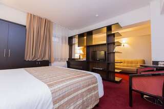 Отель Ramada Iasi City Center Яссы Номер с кроватью размера «queen-size»-3