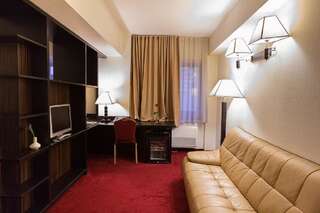 Отель Ramada Iasi City Center Яссы Номер с кроватью размера «queen-size»-12